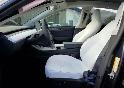 2025 Tesla Model Y from USA, damaged, VIN 7SAYGDEE9SF298551